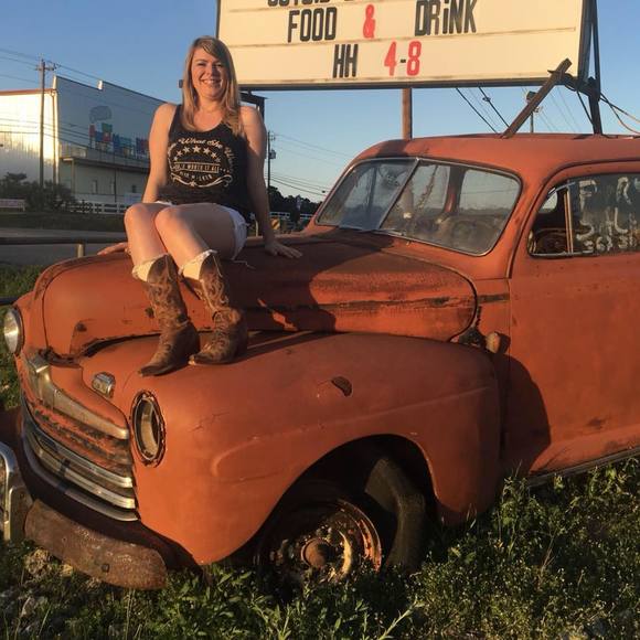 Meet your Posher, Britni - Picture 1 of 1